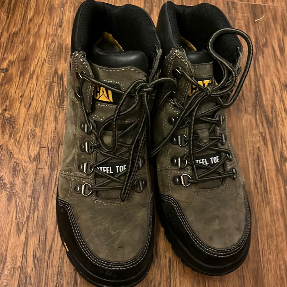 Caterpillar Men's Outline Steel Toe Work Boot - Size 9